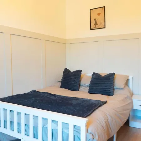 Comfortable With Free Parking *