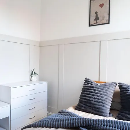 Comfortable With Free Parking Prázdninový dům Carlisle (Cumbria)