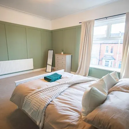 Comfortable With Free Parking Hébergement de vacances *