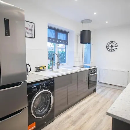 Comfortable With Free Parking Carlisle (Cumbria)