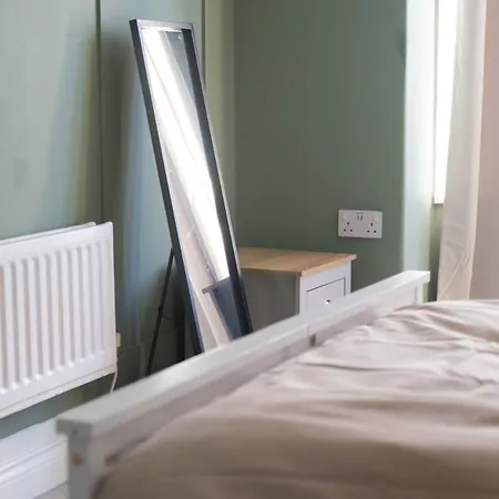 Comfortable With Free Parking Prázdninový dům