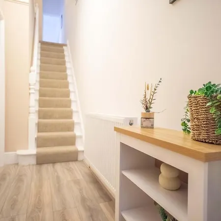 Comfortable With Free Parking Prázdninový dům *