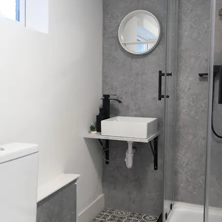 Comfortable With Free Parking Carlisle (Cumbria)